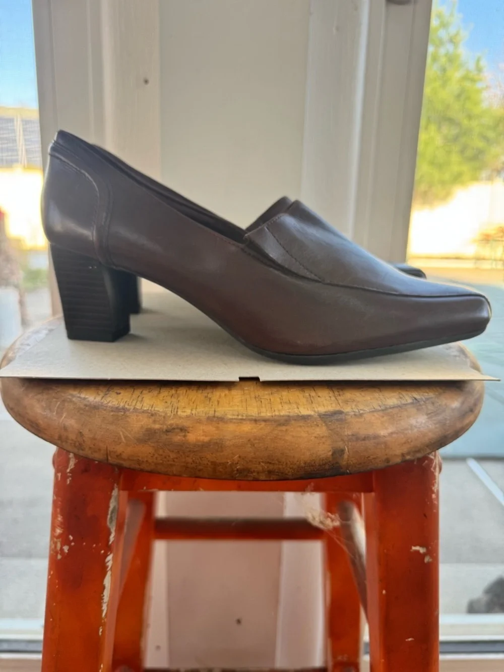 Thom McAn Thea Brown Leather Loafers 8 Wide Block Heel Y2K Square Toe NWT - Picture 2 of 14